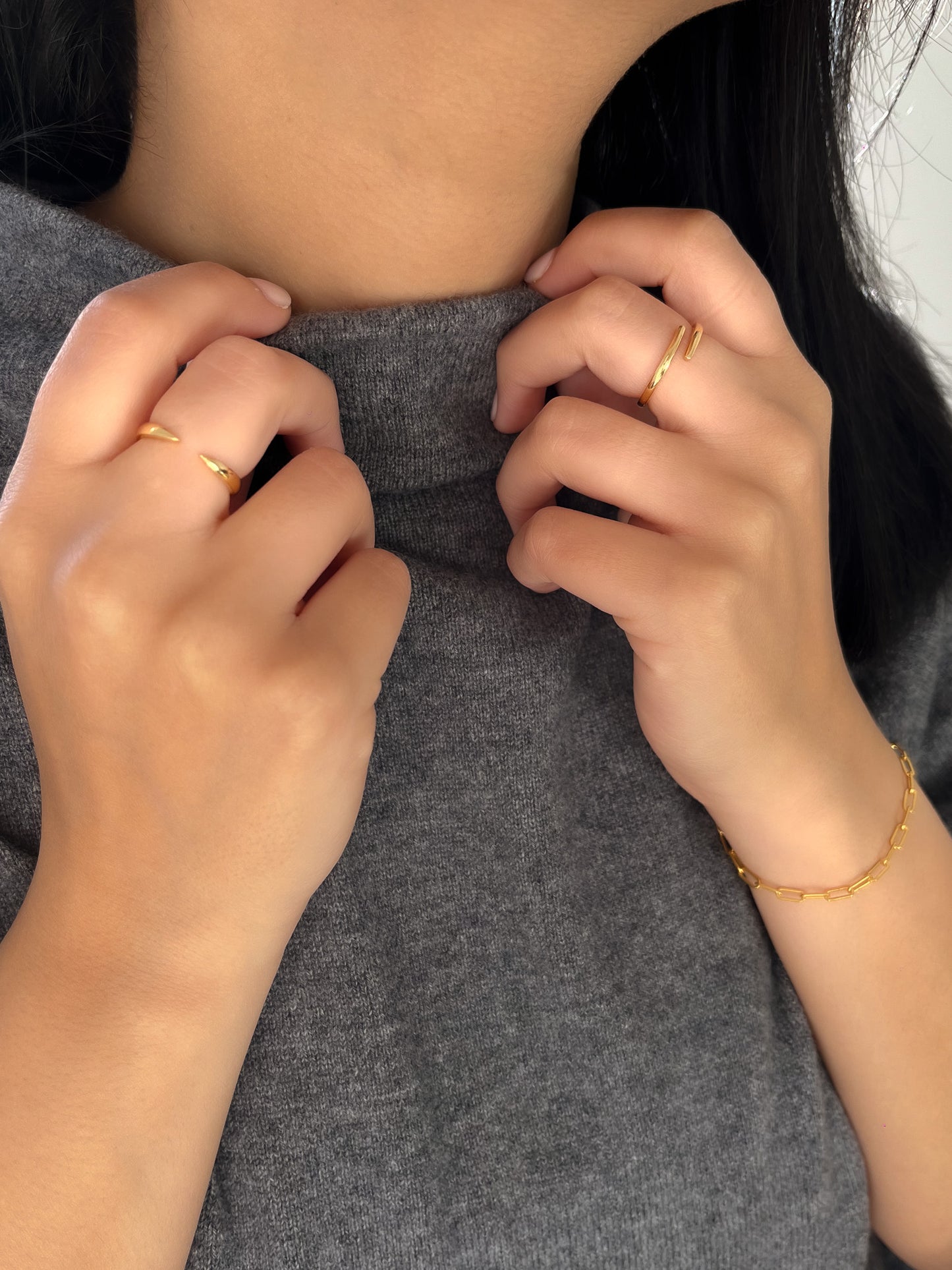 Esha Ring - Gold Claw Design